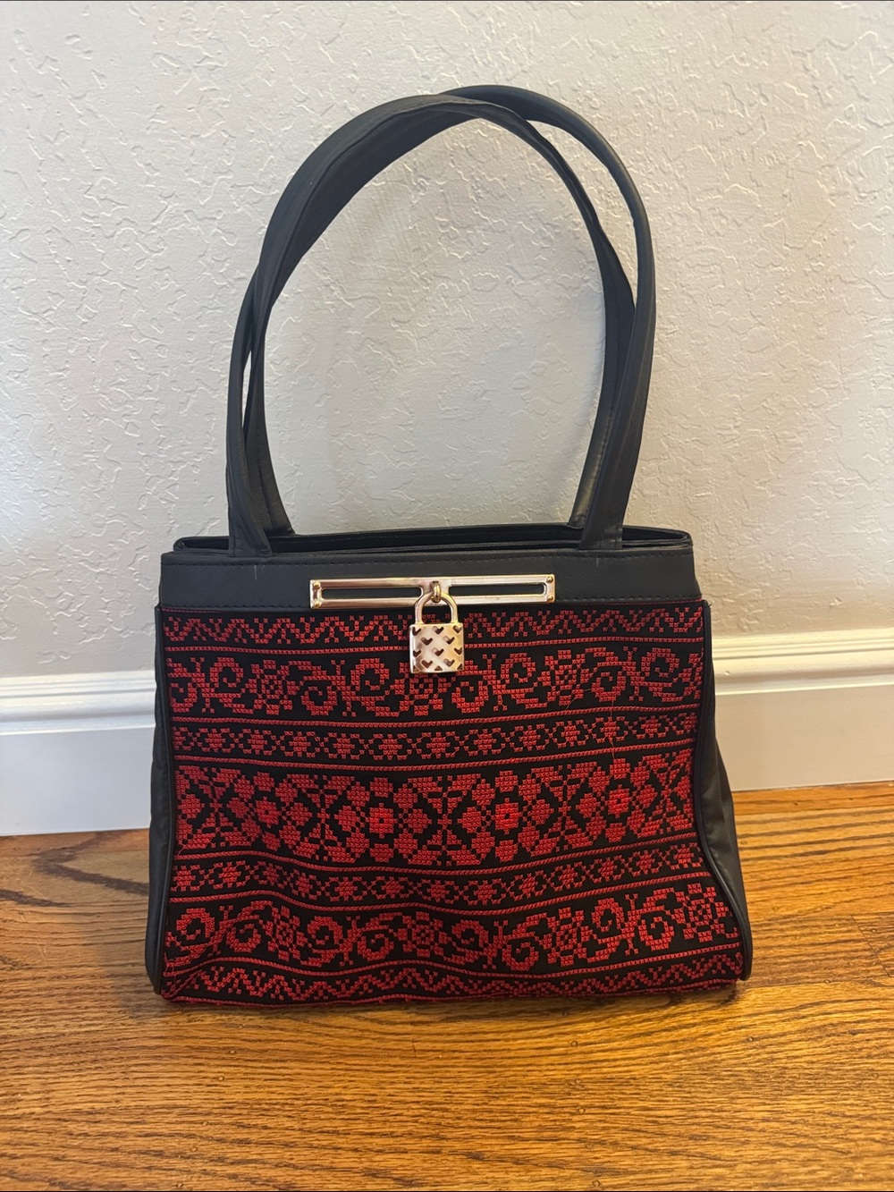 Palestinian Tatreez Embroidered Handbag – Red & Black – From Jordan 🇵🇸